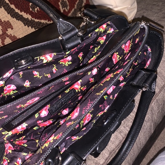 2 ✌🏾 Betsey Johnson purses! BUNDLE deal! - Picture 15 of 16